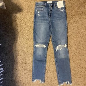 Abercrombie and Fitch The super skinny ankle high rise size 8